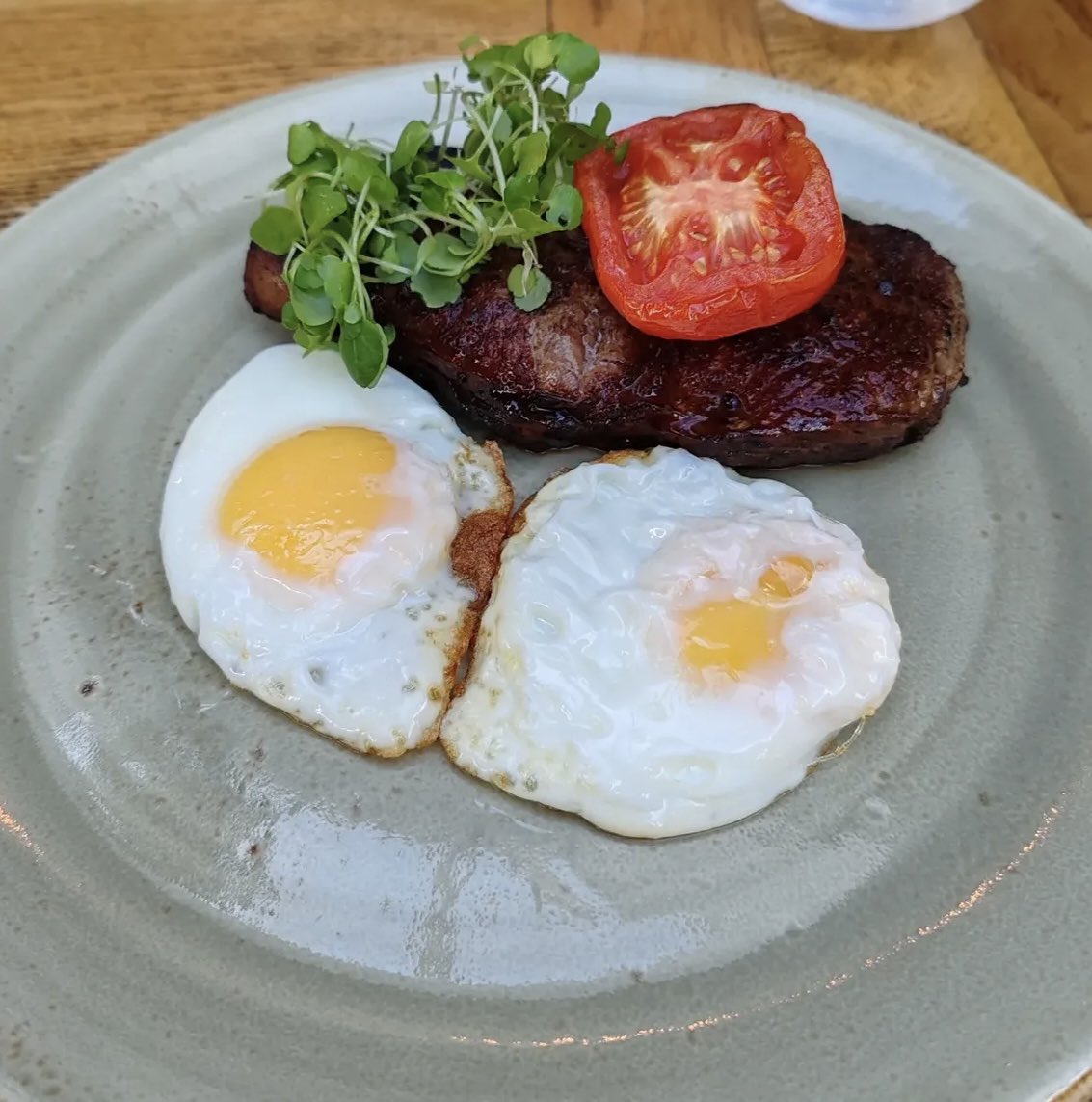 NickKeep_NKA's tweet image. Whoops nearly forgot to share my builders breakfast. Nipped out this morning for steak and eggs @girl_merc @wass74 #Breakfast #BreakfastVibes #SteakAndEggs #Builders