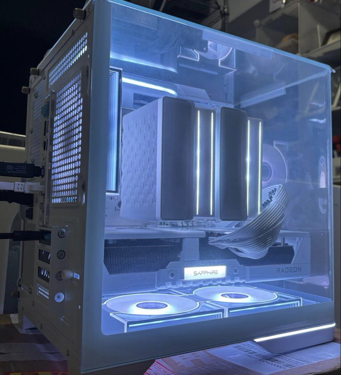 DylanTh06574764's tweet image. 引越しにあたりPCも販売します。
こちら都合で締め切らせて頂くことあるのでご了承ください。

RX9070搭載自作デスクトップPC
1年程使用しました。動作に問題はありません。

金額:18万円
支払い:銀行振込,PayPayマネー

ヤマトにて保証付きで郵送

#PC
#パソコン 
#売ります
#ゆる募
#拡散希望