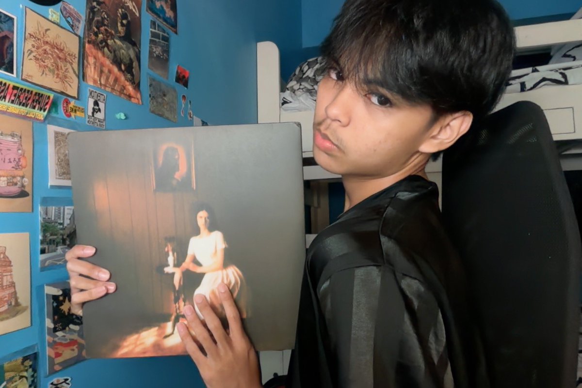 buencunseho's tweet photo. when you feel chopped so you pull the addison album cover pose . #dayrecap https://t.co/kXqJTGrfpZ