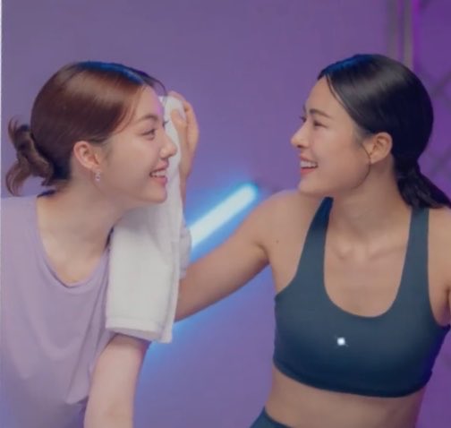 รูปหลิงออมเมก้าวีแคร์ชัดชัด ป้าเขินมากกกก 🫠