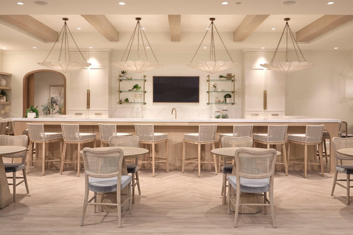 ShopTravisdavid's tweet image. ✨ Essentials for Living new arrivals are here—timeless design meets relaxed, modern living.

🌸 April Event:
Up to 40% OFF SITEWIDE + Extra 10% OFF Orders $700+ w/ code EXTRA
Shop → Travisdavid.com

#EssentialsForLiving #NewArrivals #InteriorDesign #Travisdavid