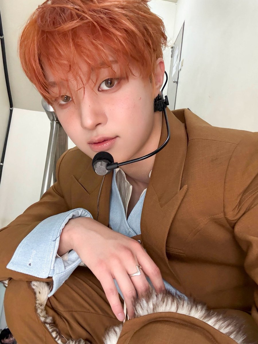 [260424] #EJ 🌟 weverse post 

🍊: “↘️⬅️↖️⬇️”

#andTEAM #andTEAM_EJ