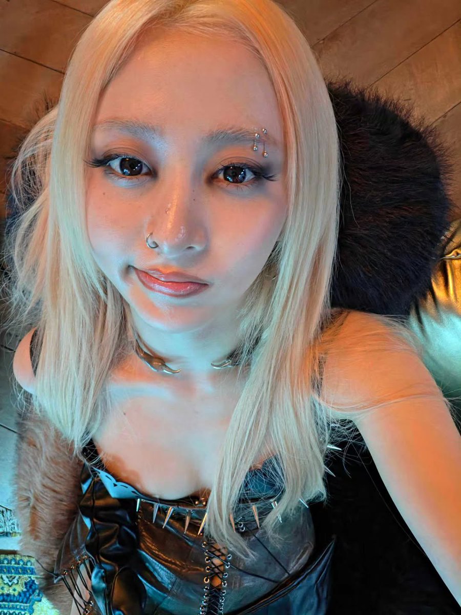 le sserafim pics tweet media