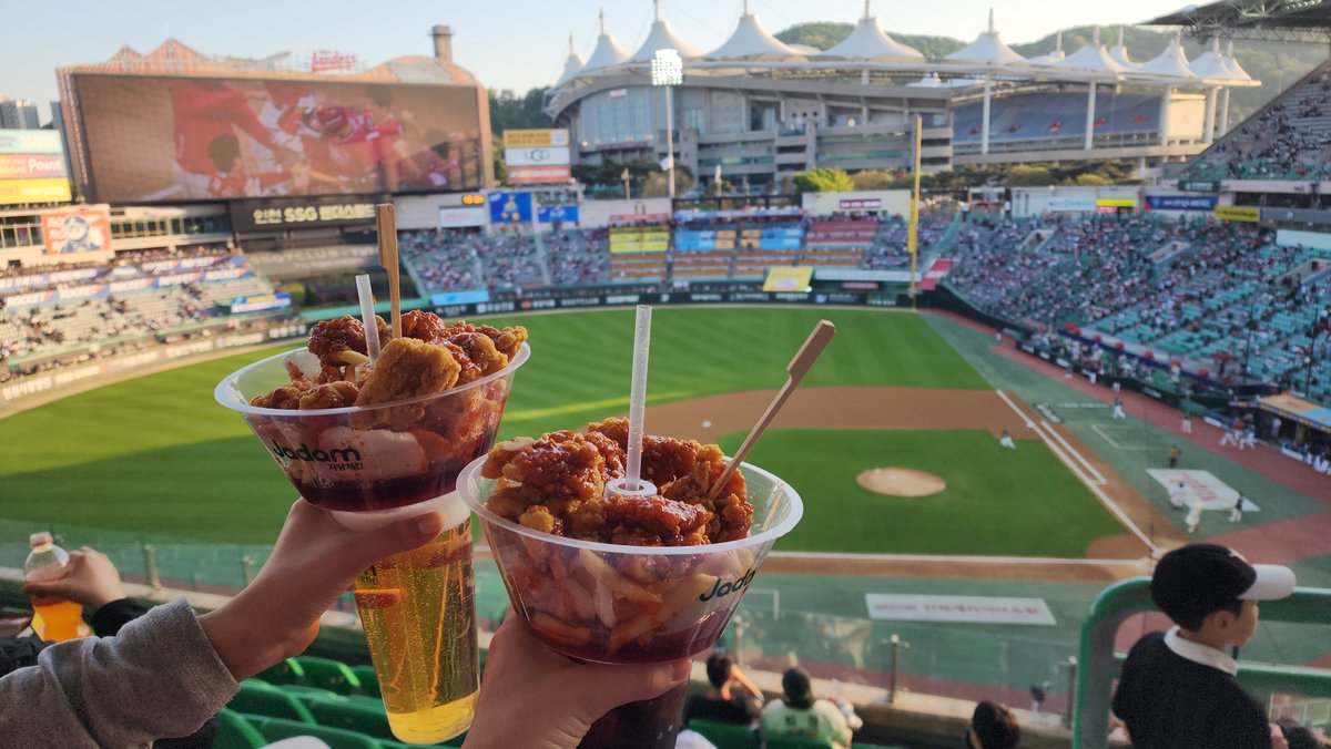 무치빵 tweet media