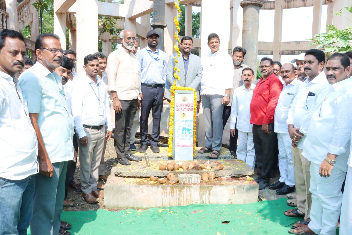 DhulipallaNk's tweet photo. .@canfinhomesltd సంస్థ సహకారంతో వారి #CSRfunds నుండి రూ.20 లక్షల నిధులతో పొన్నూరు పట్టణంలో 2KW వీధి దీపాల కంట్రోలర్స్, సోలార్ పవర్ ఎలక్ట్రికల్ వాల్స్ నియంత్రణ పనులకు సంస్థ ప్రతినిధులు, మున్సిపల్ శాఖ అధికారులతో కలసి శంకుస్థాపన చేయటం జరిగింది.
#solarlights
#PonnurDevelopment
#Ponnur