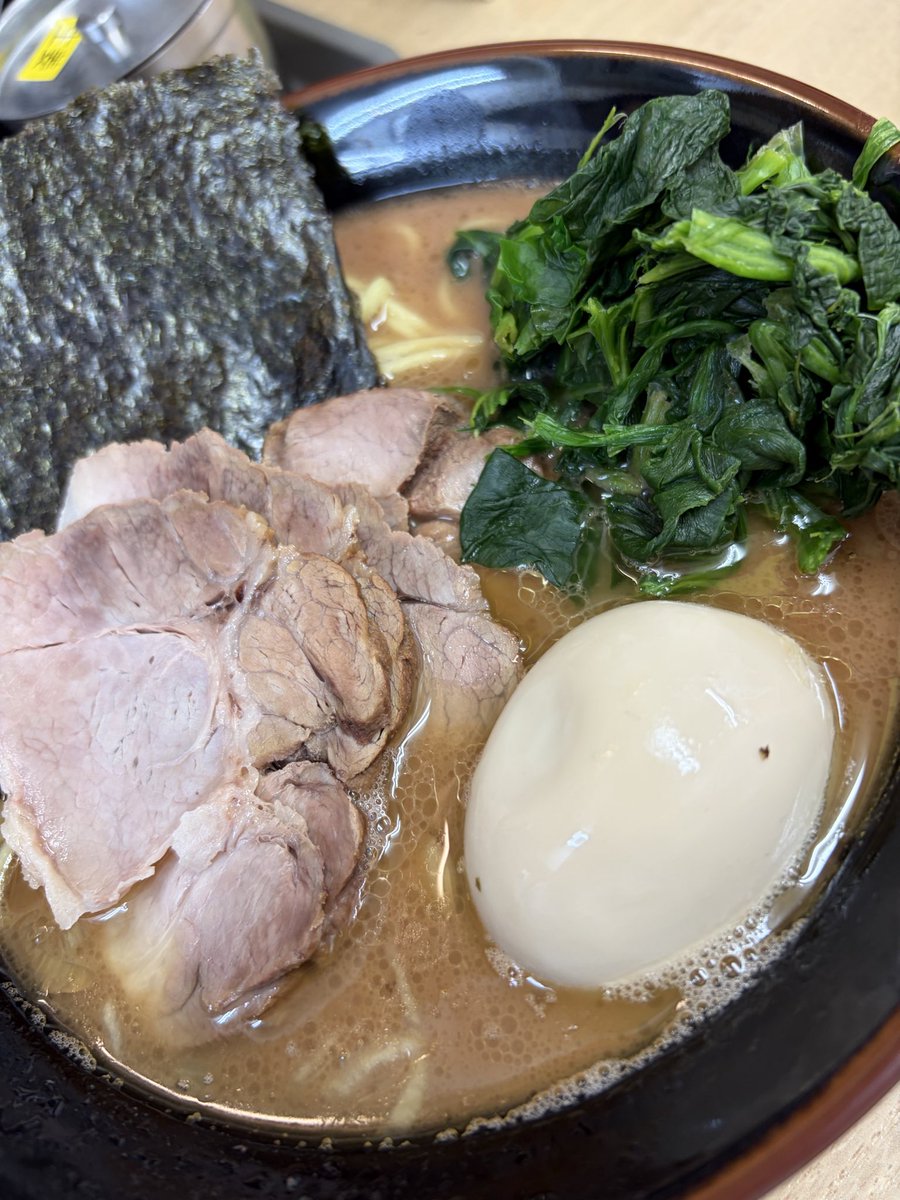 つる tweet media