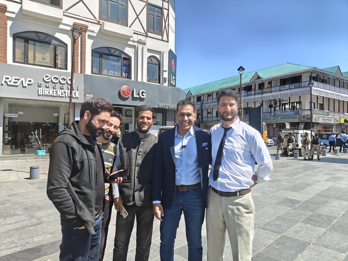 shahidulislam_0's tweet image. Today, we had an interaction with @CNNnews18. May peace and communal harmony continue to prevail in our Valley and across the entire nation.

#kashmir #peace