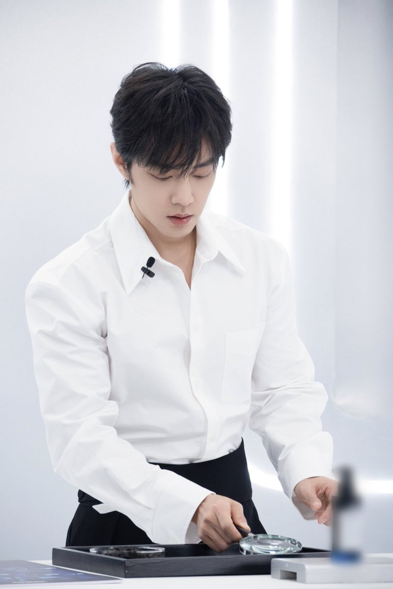 XiaoZhan_OFC's tweet image. 【260424 Photo】

#XiaoZhan1005NewsPort
#XiaoZhan #肖战

Xiao Zhan Studio Weibo updated:

Time quietly lingers, with Xiao Zhan, unfolding in light and shadow. See you soon.