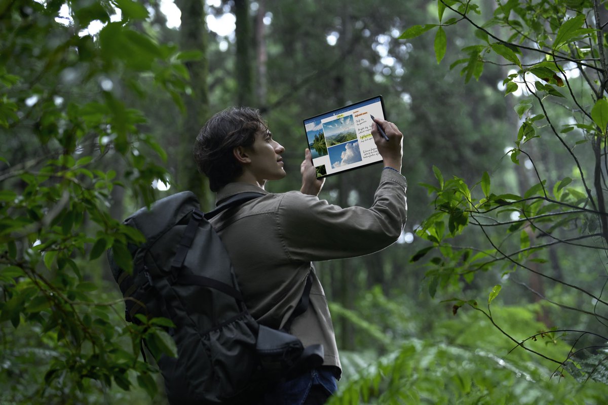 ASUS's tweet image. 🎬 Studio. Forest. Set. Anywhere.

With ProArt PZ14, your workflow doesn’t stop when you move — it evolves. ⚡💻

Create, edit, and share on your terms.
So… where’s your next workspace? 👇

#ASUS #ProArt #Creator