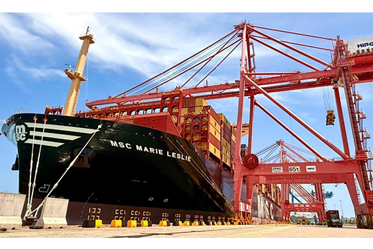 container_news's tweet image. #Hambantota #International #Port sets record with #Mediterranean #Shipping #Company #Vessel Call

container-news.com/hambantota-int…