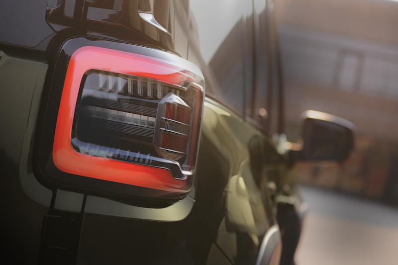 StellantisNAEsp's tweet photo. Diseñado para la aventura, el nuevo @Jeep #Recon 2026 combina tecnología de vanguardia, capacidad todoterreno, libertad a cielo abierto y un potente rendimiento eléctrico en cada ruta. Descubra el único SUV 100% eléctrico con certificación Trail Rated. #Jeepeando https://t.co/X54v5nXD1m