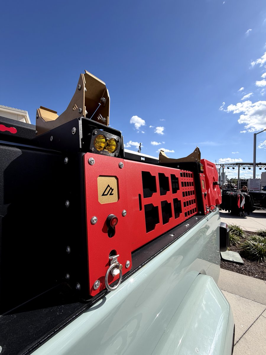 GoAdventureLab's tweet image. ATK Trailer sitting pretty in Daytona. Booth is getting set up in the vendor area -- come find us at Jeep Beach, looking forward to meeting everyone. #JeepBeach #InnovationForExploration #MadeInTheUSA