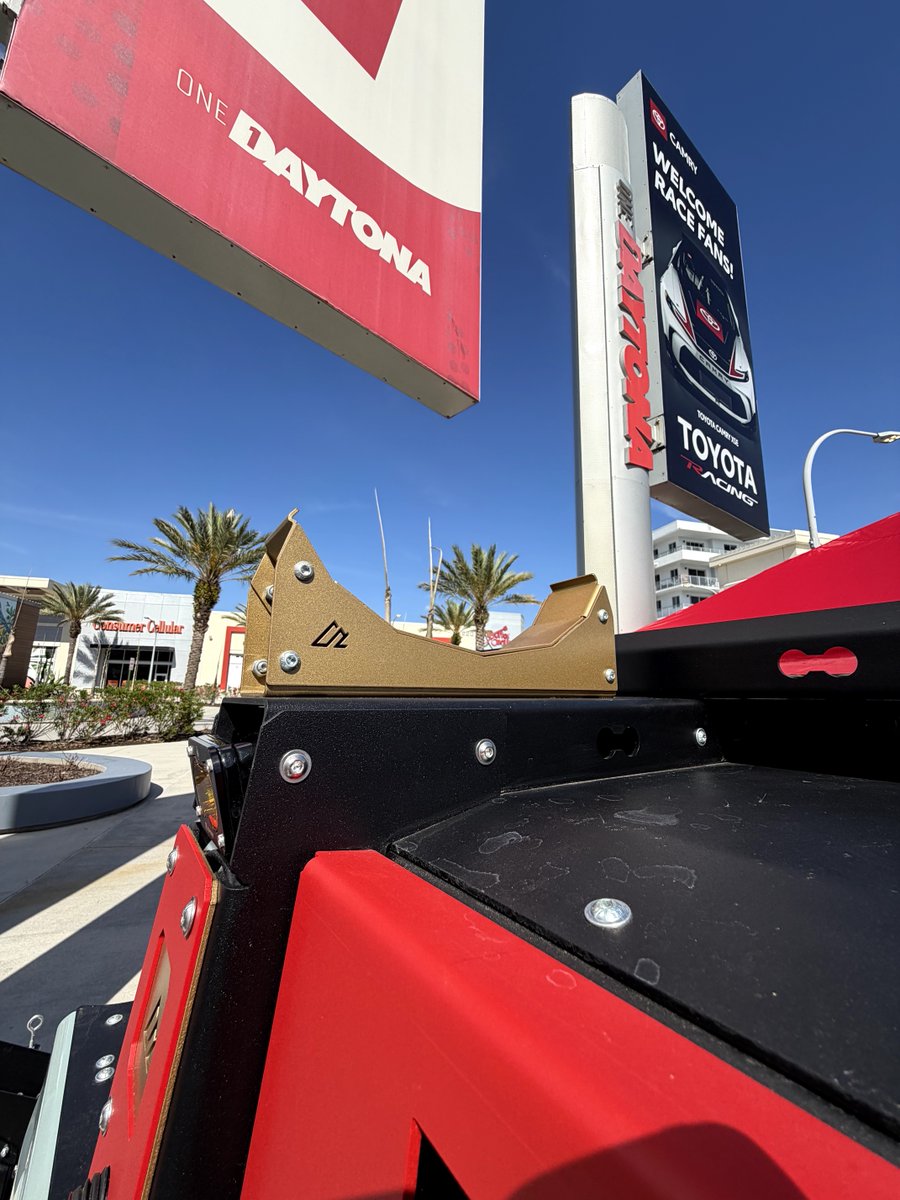 GoAdventureLab's tweet image. ATK Trailer sitting pretty in Daytona. Booth is getting set up in the vendor area -- come find us at Jeep Beach, looking forward to meeting everyone. #JeepBeach #InnovationForExploration #MadeInTheUSA