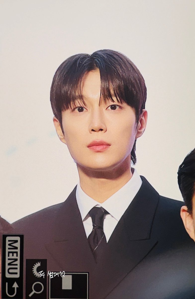 두썸머 tweet media