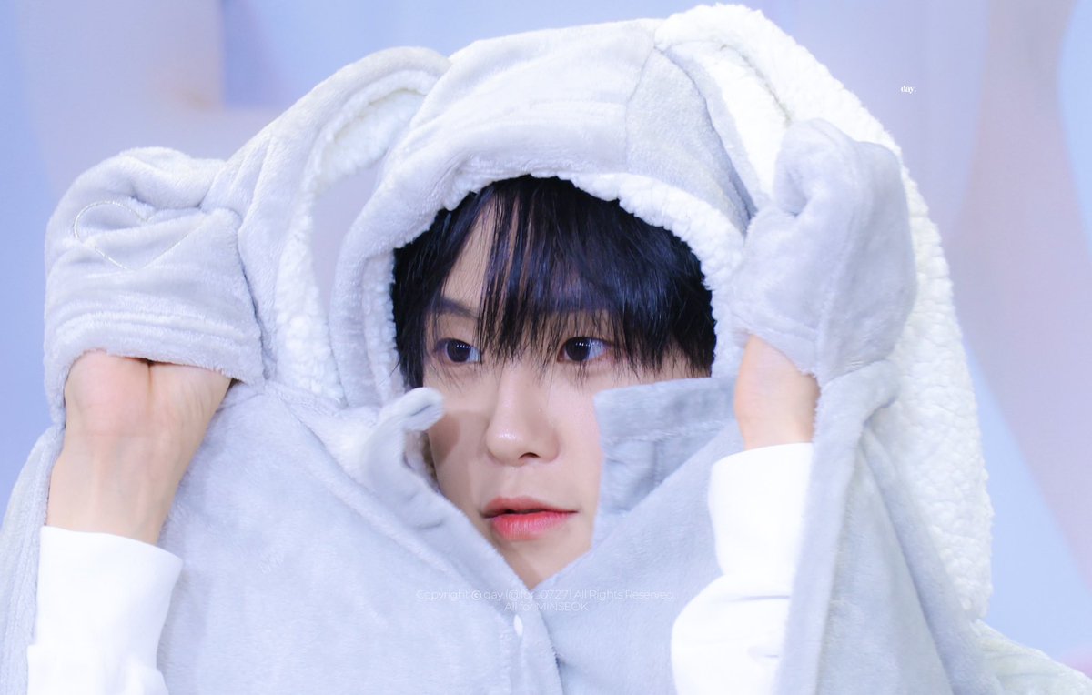 𝐝𝐚𝐲 tweet media