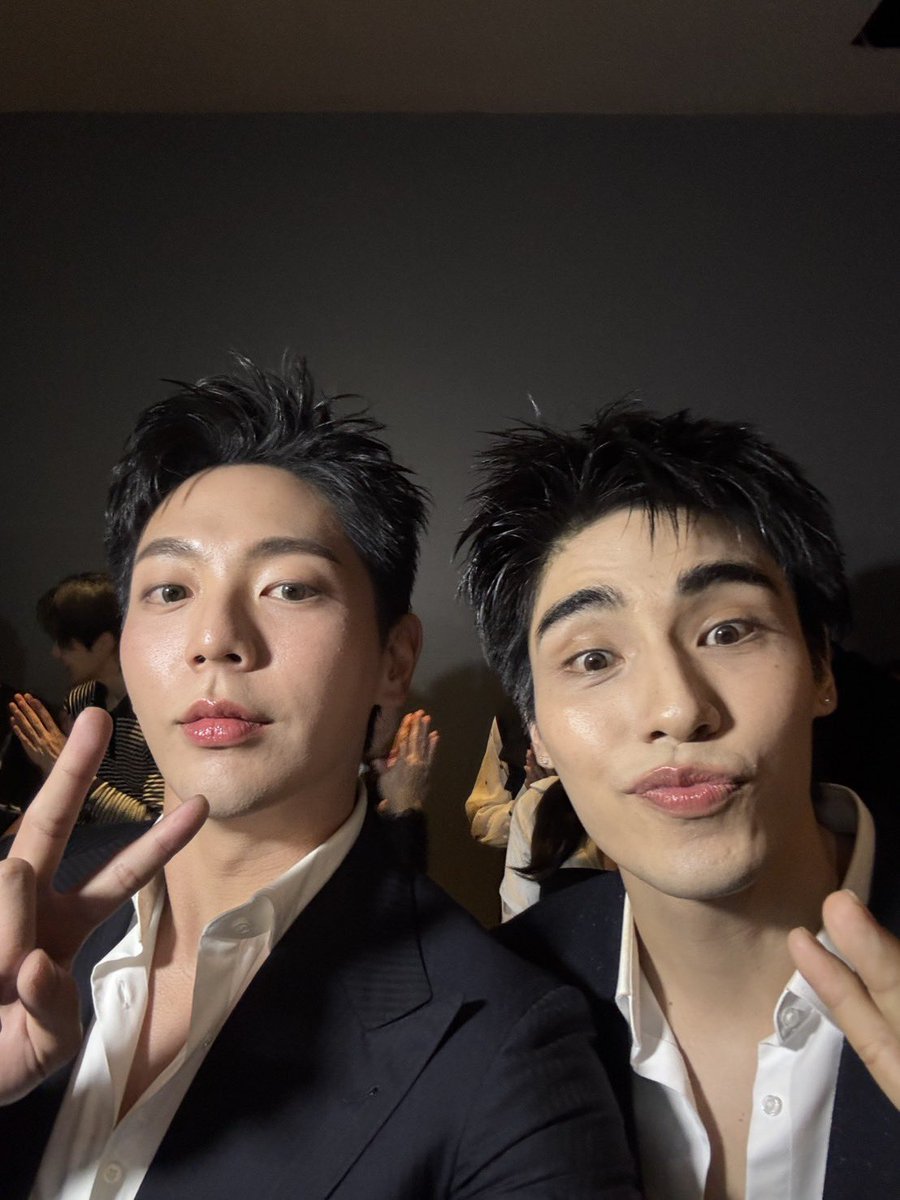 Up & Poom Official tweet media