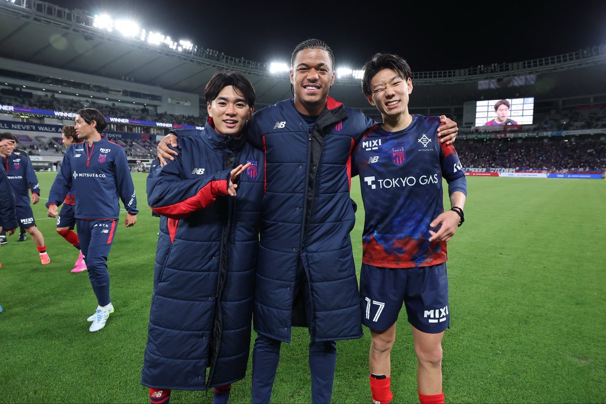 fctokyoofficial's tweet image. 🔵🔴
𝐌𝐀𝐓𝐂𝐇𝐃𝐀𝐘 #金Ｊ熱戦

試合直後の喜びです😆✨🔵🔴

#fctokyo #tokyo