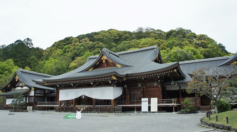 maruetsu55's tweet photo. 今日の大神神社 https://t.co/IOifN9obGi