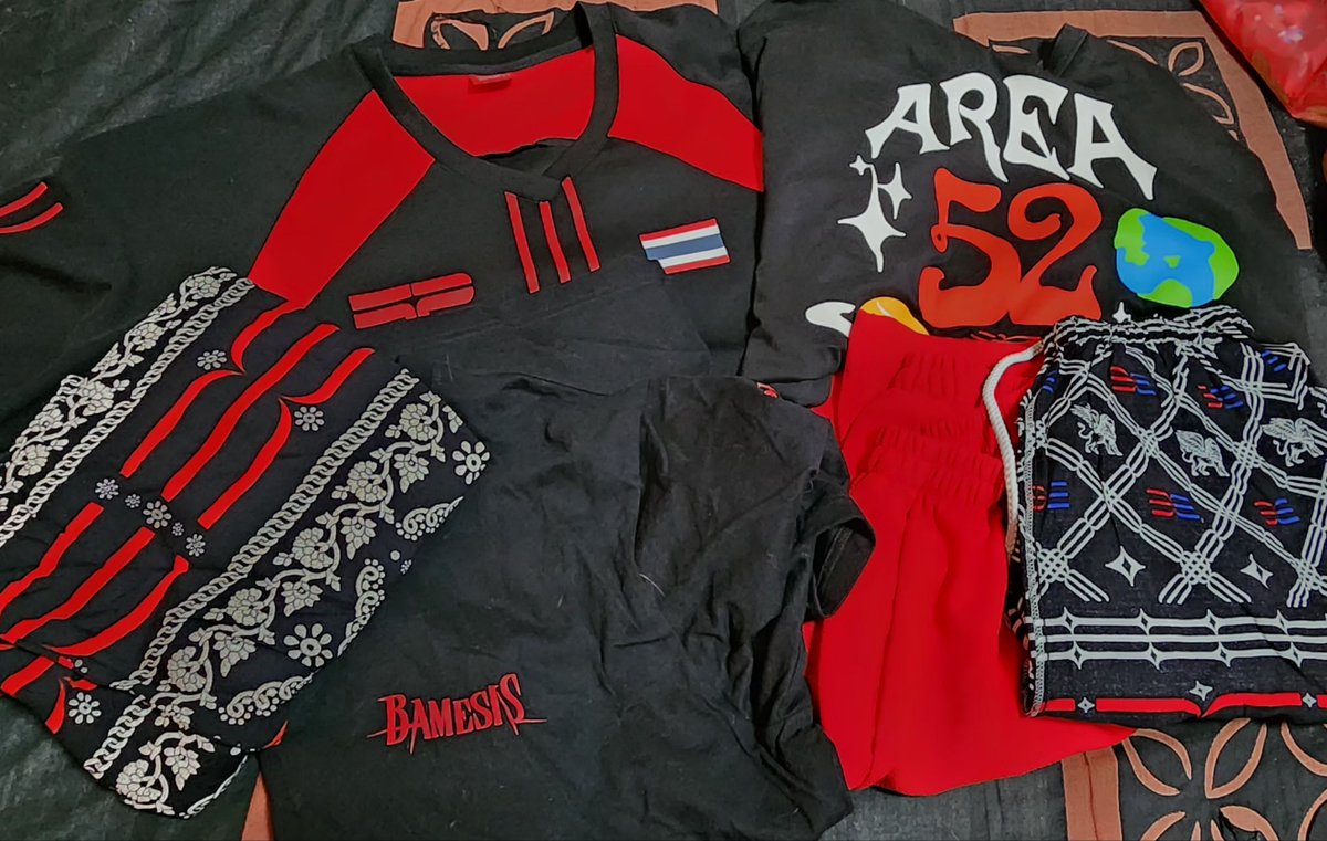 • ∋∈ • ıı:ıı tweet media