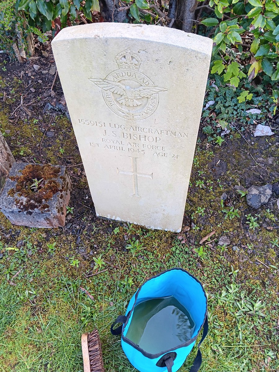 BrianWITGuy's tweet image. Some cleaning, manky water &amp;amp; being watched by a blackbird at Dollar Cemetery this morning. @cwgc casualty Leading Aircraftsman John Scrymgeour Bishop RAFVR died 01/04/1945 in Edenhall Hospital in Inveresk, Scotland of polio complicated by pneumonia #WW2 #RAF