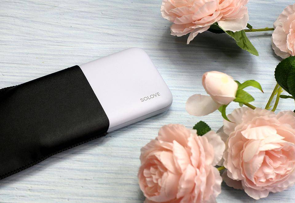 murat_tok6744's tweet image. Unboxed my package!  Inside: the cutest portable charger (love the pastel blue) + a set of minimalist stickers. Perfect for my daily commutes—no more dead phones! Who’s as obsessed with satisfying unboxing as I am  #UnboxingDay #TechEssentials #CuteFinds