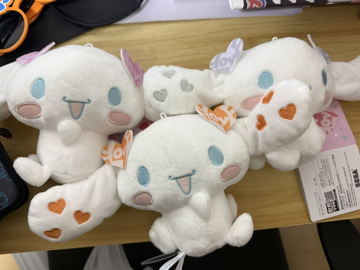ochadzuke55's tweet photo. アラサー男性キツすぎる。
1枚目のほう花菜ちゃんラスイチだったけど取れてよかった https://t.co/HwsAkEqptF