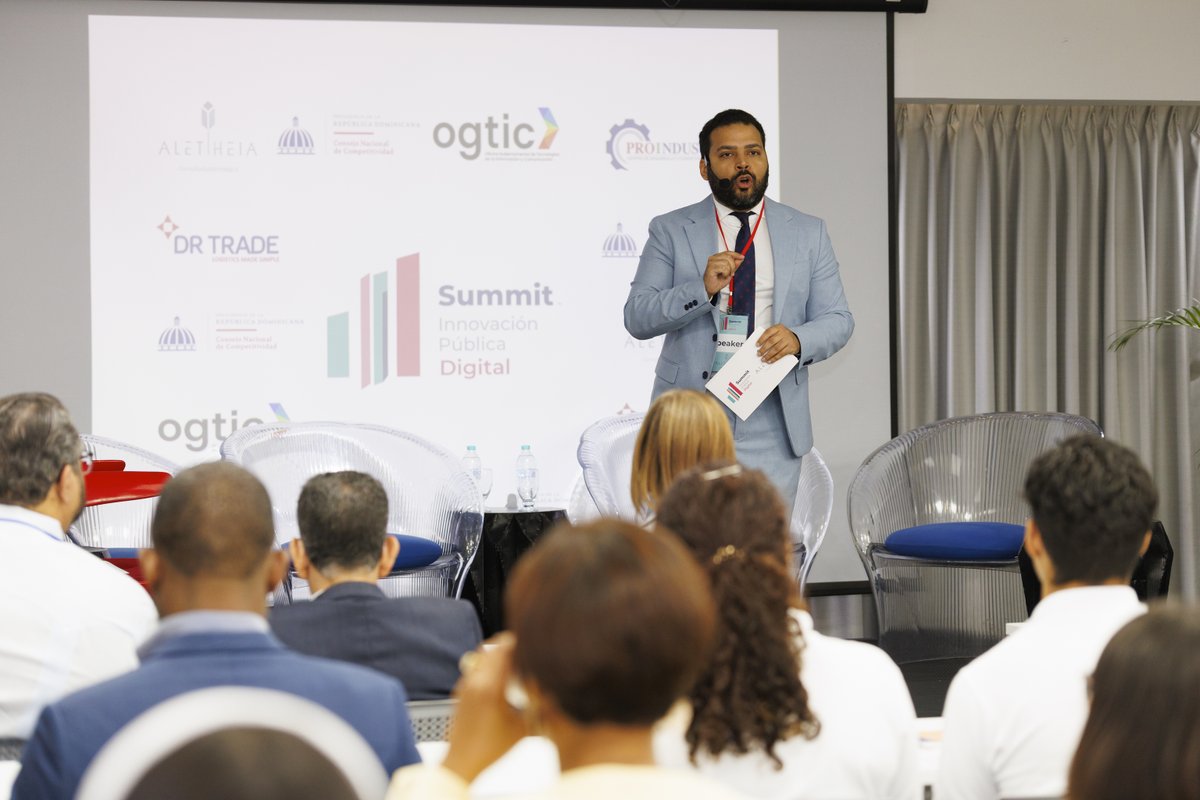 AletheiaRD's tweet photo. Hoy dimos un paso hacia una cultura de innovación en RD.

Gracias a participantes y aliados: @cncgobdo , PROINDUSTRIA @ProIndustriaRD , @intecrd  y DR Trade Logistics Made Simple.

Esto apenas comienza. #SIPD https://t.co/ezhrsJiEnq