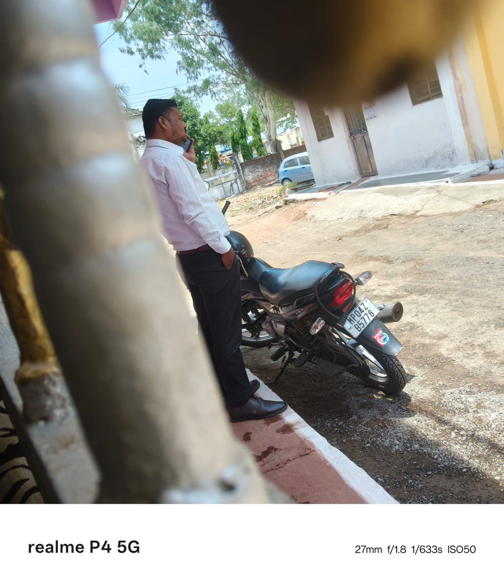 Lawyer_panel__'s tweet image. AU Bank agent visited my home without prior notice or authorization and stayed for an hour despite being asked to leave. Only my sister-in-law was present. This is unacceptable and harassment. Please take strict action. @aubankindia @RBI @RBIsays @ABank6536 @PMOIndia #harrasment