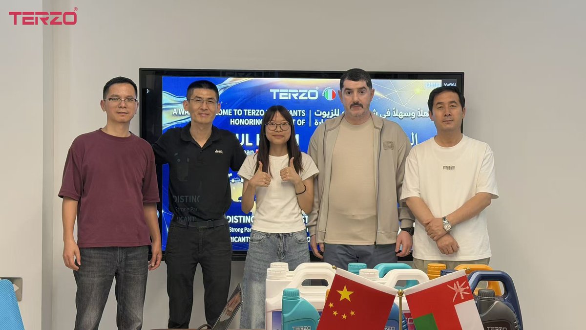 TERZO_Oil_Guide's tweet photo. Welcoming Mr. Hakim from Oman 🇴🇲
Good discussions, clear direction — next stop: TERZO factory.
نرحب بالسيد حكيم من عُمان 🇴🇲
نقاشات مثمرة، والخطوة التالية زيارة مصنع TERZO
🌐 https://t.co/w5HWnswRlF

#TERZO #Oman #B2B #FactoryVisit #Lubricants #MiddleEast #GlobalTrade https://t.co/pPF6EsBw8d
