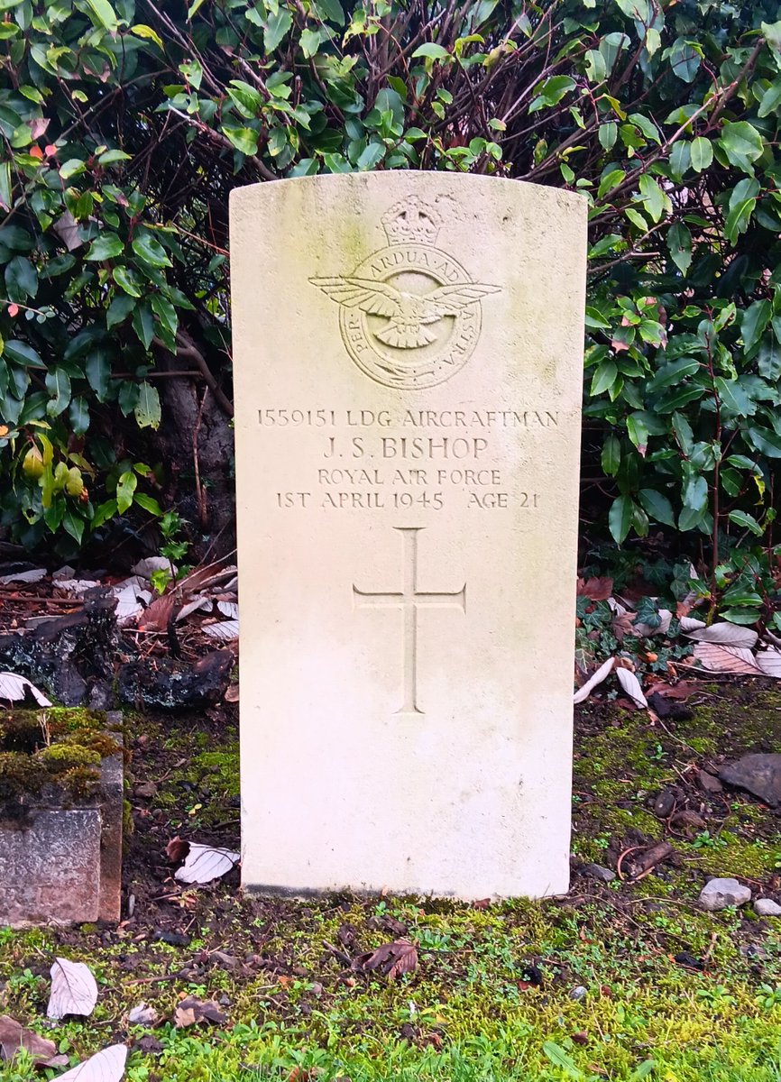 BrianWITGuy's tweet image. Some cleaning, manky water &amp;amp; being watched by a blackbird at Dollar Cemetery this morning. @cwgc casualty Leading Aircraftsman John Scrymgeour Bishop RAFVR died 01/04/1945 in Edenhall Hospital in Inveresk, Scotland of polio complicated by pneumonia #WW2 #RAF