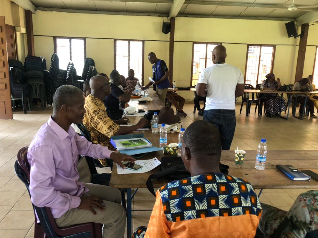 avsi_d's tweet photo. À Yopougon, le changement est en marche 💬
Des leaders formés, des mentalités transformées, des violences qui reculent.
👉 Agir. Sensibiliser. Protéger.
Pour des communautés plus justes, plus fortes, sans #VBG.
#MoussoDjidji #AVSI @UEenCI https://t.co/l20vgXQMKY