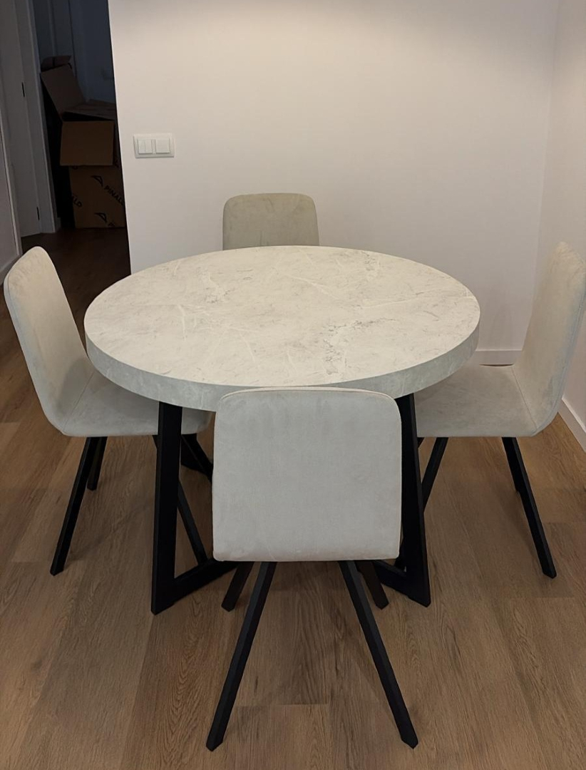bedsofa_es's tweet image. Foto cliente conjunto de mesa comedor extensible modelo GIRONA en color Blanco piedra + 4 sillas tapizadas a juego
bedsofa.es/mesa-comedor-e…
bedsofa.es/silla-comedor-…
#bedsofa #mesasextensibles #mesascomedor #mobiliariofuncional #bedandsofa
