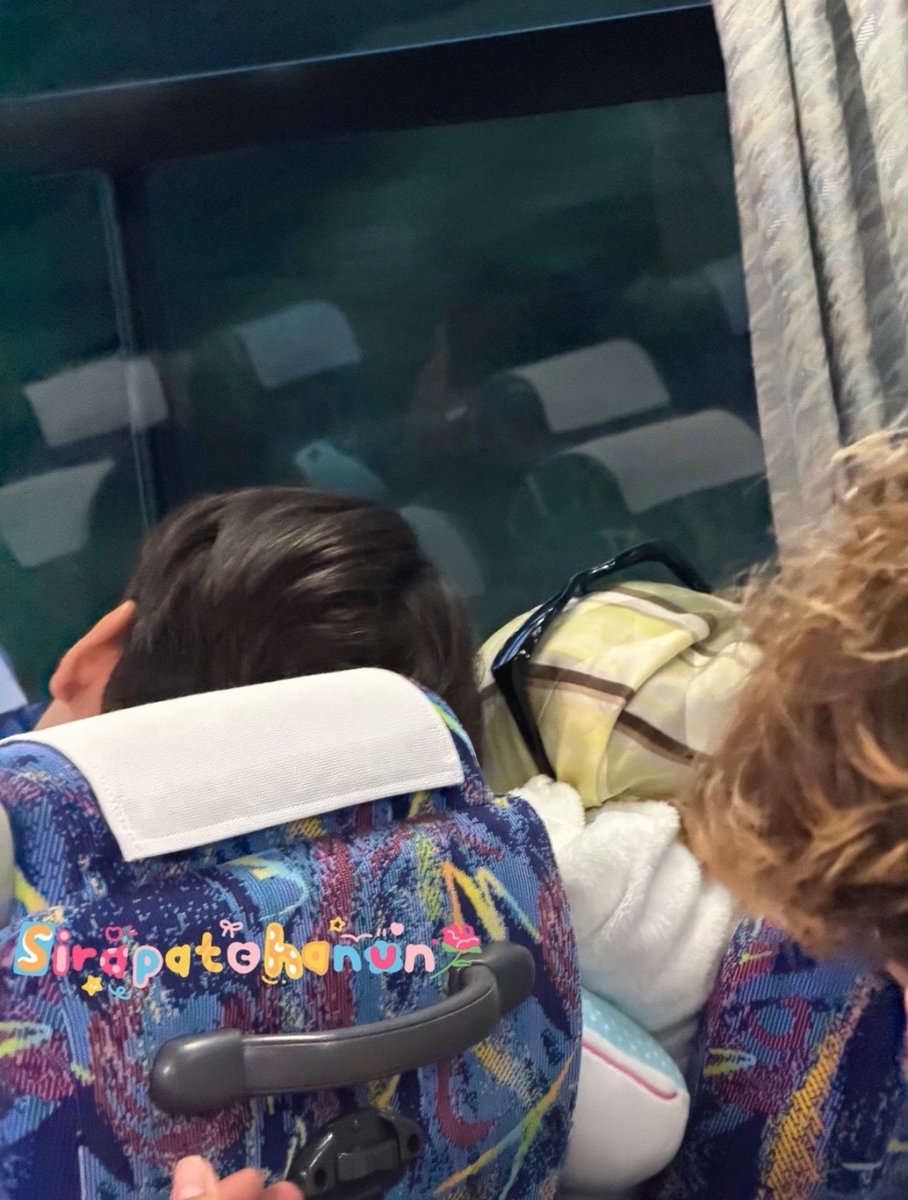 เมื่อbatteryพี่ดาราหมด... ก็เติมกันเองไปเลยสิคร้าบบบบบบ ส่วนผู้ร่วมทริปเด่วช่วยเหลือกันเอ๊งงงงง

#MamixKengNampingOkinawaTrip