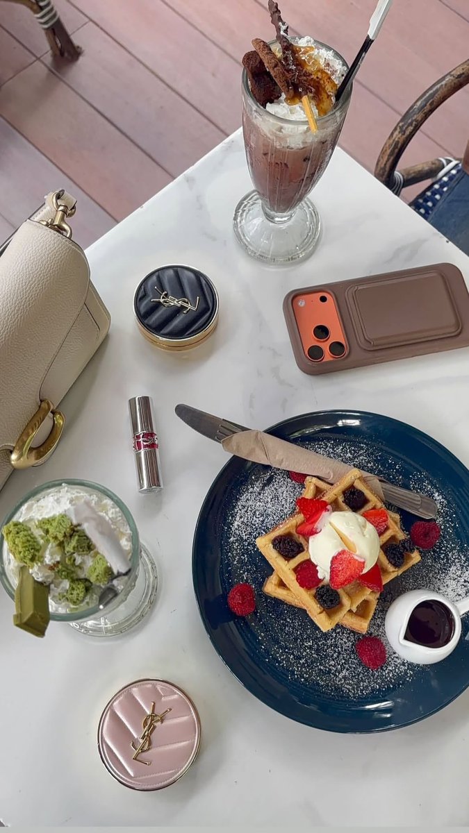 single happy .... tweet media