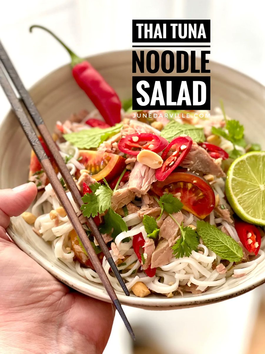 junedarville's tweet image. 🔥 𝐓𝐡𝐚𝐢 𝐒𝐭𝐲𝐥𝐞 𝐓𝐮𝐧𝐚 𝐍𝐨𝐨𝐝𝐥𝐞 𝐒𝐚𝐥𝐚𝐝
🔥 A fresh and easy #Thai style tuna #noodle #salad: a chunky noodle salad with canned #tuna, fresh cilantro and tomatoes! #Lunchtime
🔥 𝐑𝐞𝐜𝐢𝐩𝐞 &amp;gt;&amp;gt; junedarville.com/tuna-noodle-sa…