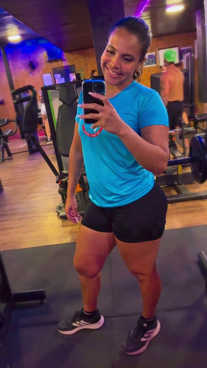 mellotraining's tweet photo. Não importa o que você vai fazer, vão falar mal de qualquer jeito, ENTÃO FAÇA ✨💪🏼

#malhar #mulheresmalhando https://t.co/0hHReLlJ7c
