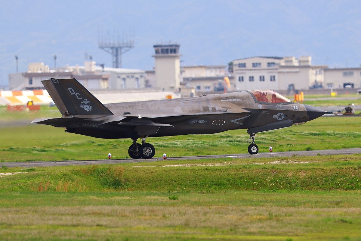 pon_ikee's tweet photo. VMFA-122 https://t.co/ErmKtI30LE