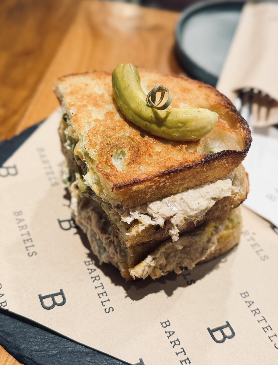 mewmew_meeowwww's tweet image. Refuel after a long day 😋😋
@praiinaam 

#foodies