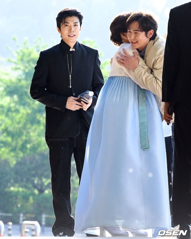 كلهم كاشخين الا ذاااك الي ما يتسمى