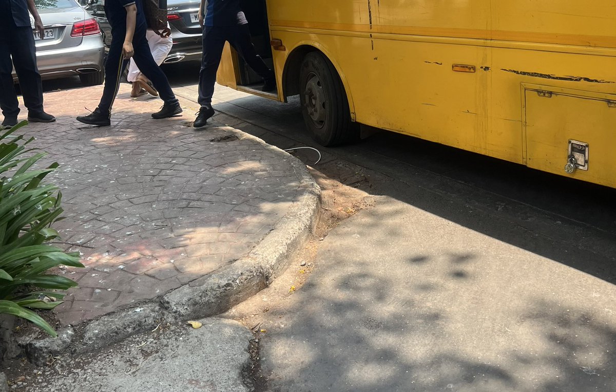 FazilKhamisa's tweet photo. These potholes are very dangerous. School children often get down from buses and fall. Just 2 #potholes can #fracture students legs. 
#location outside dudhwala complex, Mumbai central. @mybmcWardE @mybmc @AmrinSAbrahani https://t.co/TrZvsxJYNz