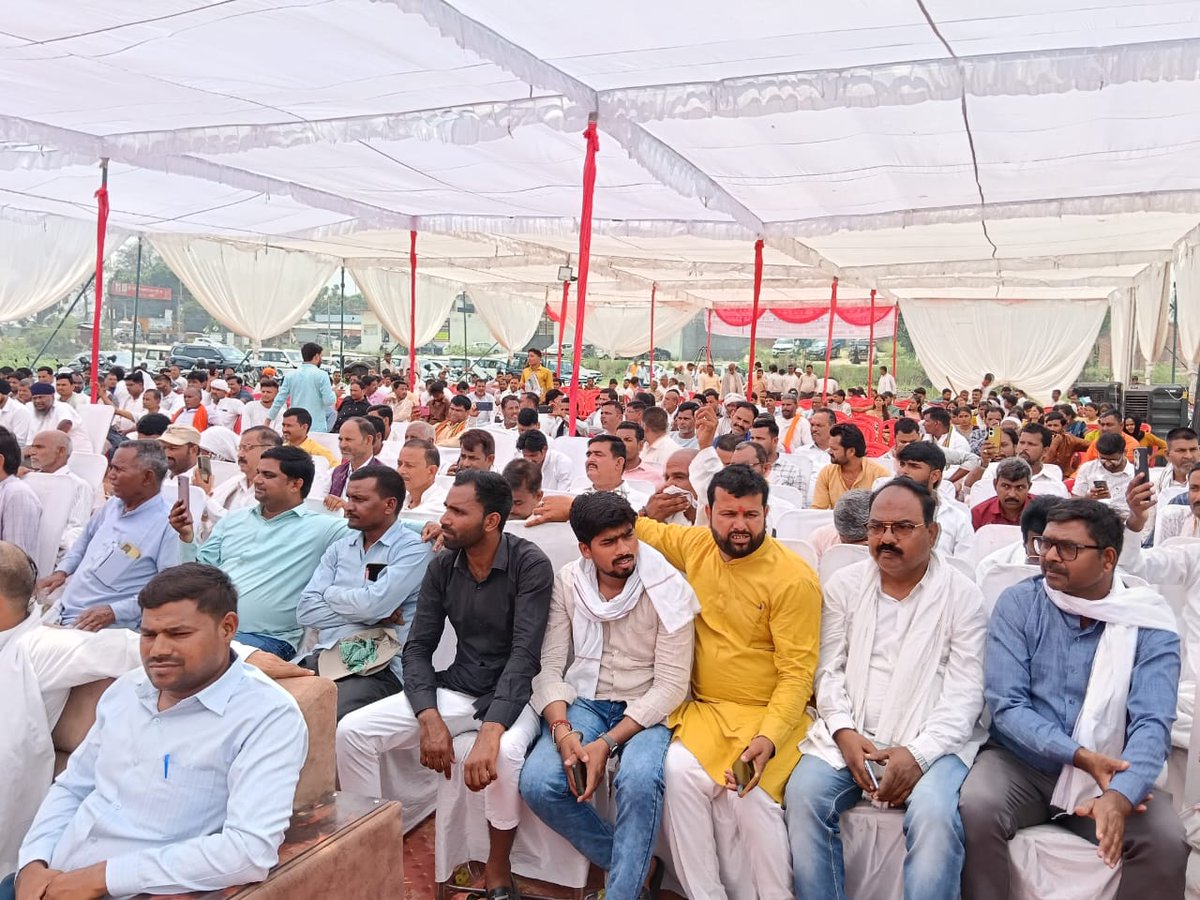 BahraichDpro's tweet photo. जनपद, ब्लॉक एवं ग्राम पंचायत स्तर पर आयोजित कार्यक्रमों जनप्रतिनिधियों,अधिकारियों और ग्रामीणों की सक्रिय सहभागिता ने पारदर्शी, जवाबदेह और आत्मनिर्भर पंचायतों के संकल्प को सुदृढ़ किया। गांवों में सुशासन, समावेशी विकास और सशक्त भारत की नींव को और मजबूत करने का प्रतीक बना। #NPRD https://t.co/An24SKFzqe