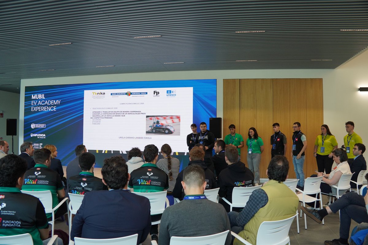 mubil's tweet photo. @MotoStudent @TecnuneRacing @fsbizkaia @euskelec @tknika MUBIL EV Academy Experience comes to an end!

The day wraps up with a networking session, connecting students and companies to spark new collaboration and career opportunities.

Thanks to all teams, students and organizations for making this event possible! https://t.co/a3XUg5cZ1j
