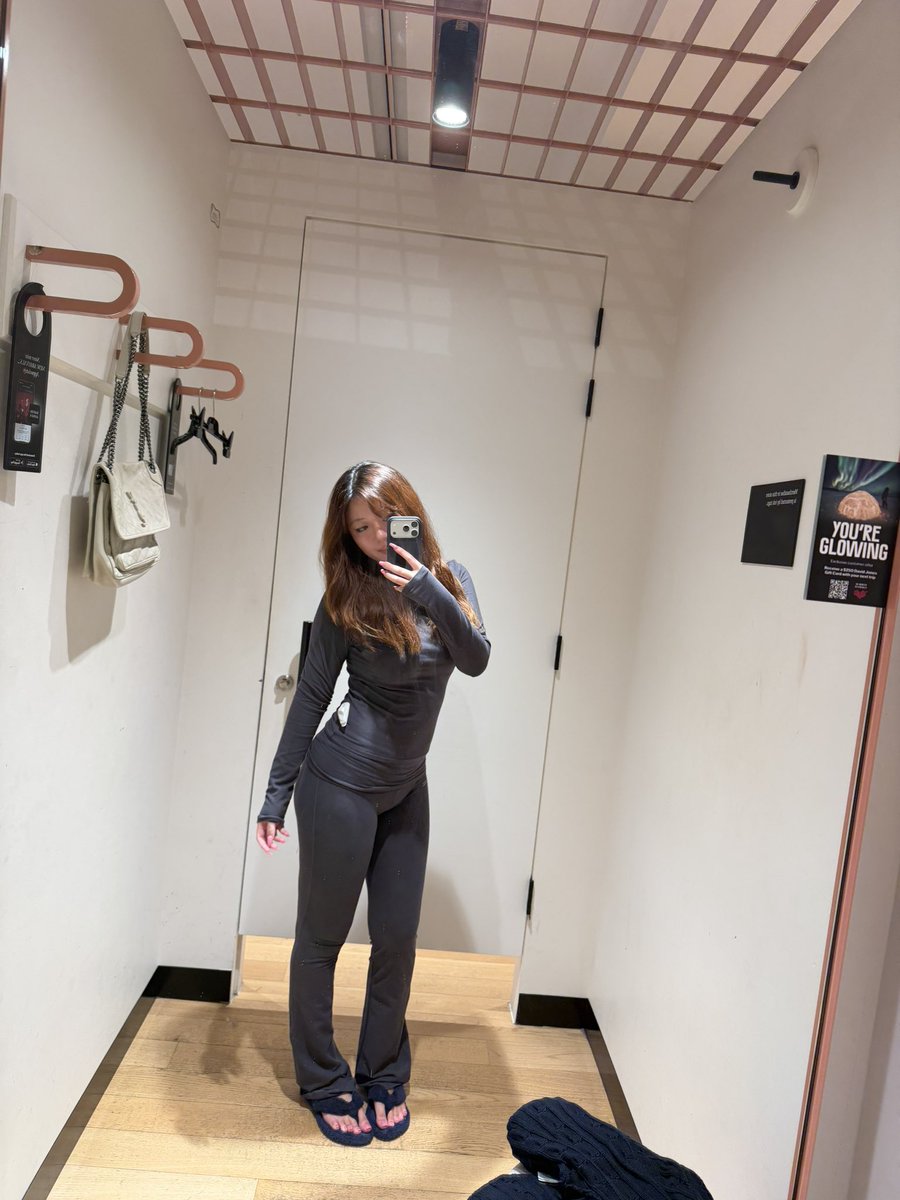 gugu_2027's tweet image. 圆圆屁股😳 #skims #sydney