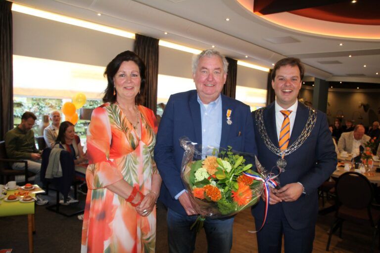 Koninklijke onderscheiding voor Gerrit Klein Nagelvoort entersnieuws.nl/koninklijke-on…