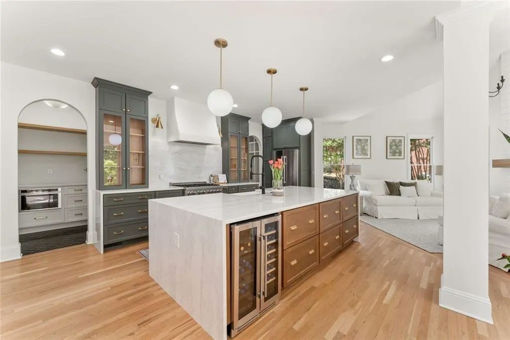 TomFaustATL's tweet photo. 1156 Winborn Trail, Kennesaw, GA, 30152
6 bed | 5 bath 6586 Sq. Ft.
Active | 1150000
https://t.co/zve8TmyIe9
Welcome home to the prestigious Highlands at Hamilton Township, where luxury living is beautifully framed by the natural serenity of West Cobb. Perfectly positioned at... https://t.co/tdw4IagTm2