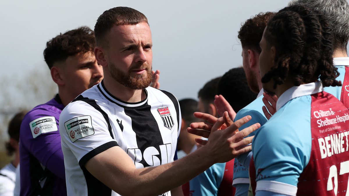 BathCity_FC's tweet image. Gearing up for one last clash ⚔️

⚫️⚪️ #Romans