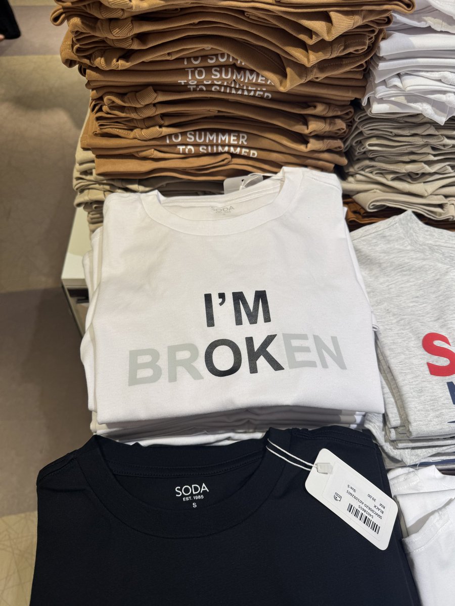 Le graphiste de la marque est pas loin de la dépression la 😅