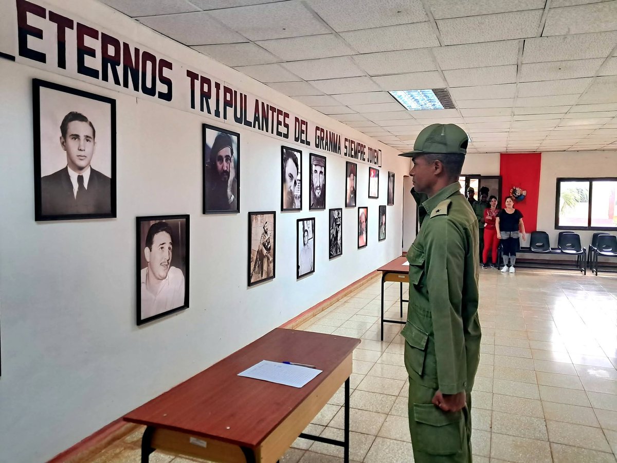 🇨🇺💪Todos los que firmamos lo hicimos de corazón. Estamos dispuestos a ofrendar nuestra vida en defensa de la patria.
#CubaEstaFirme