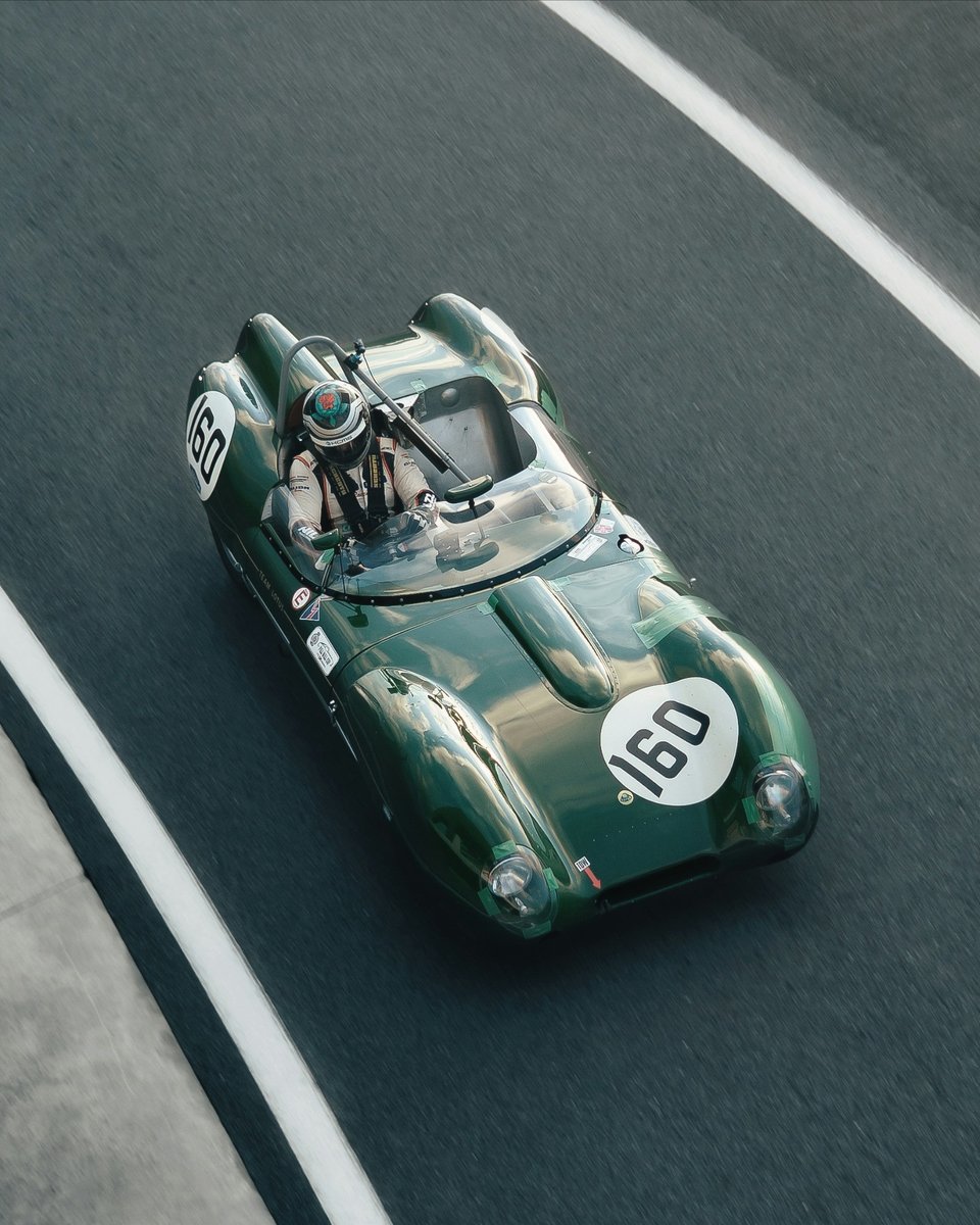 autobunker_OG's tweet image. Absolutely love this photograph of a Lotus 15: firstly because it's a great dynamic shot, secondly because it gives another fix on our latest fascination with hand-painted race numbers! Photo by Abhinand Venug on Unsplash

#racecar #lotus #motorsport #cardesign #classiccars