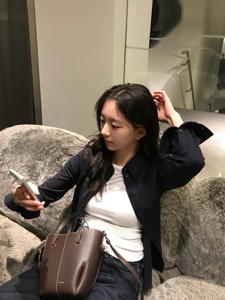 sungkyung_lab's tweet photo. [INSTAGRAM] 260424 - #LAMI/Kim Sungkyung 《lamimienne》post update

“🧚‍♂️🧚🧚‍♀️”

#라미 #KIMSUNGKYUNG #김성경 https://t.co/CzETdk0JHe